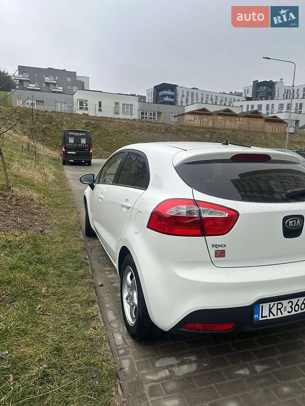 Хэтчбек Kia Rio 2013 в Львове
