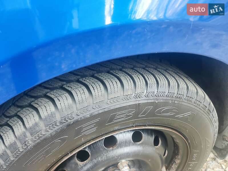 Седан Kia Rio 2011 в Києві