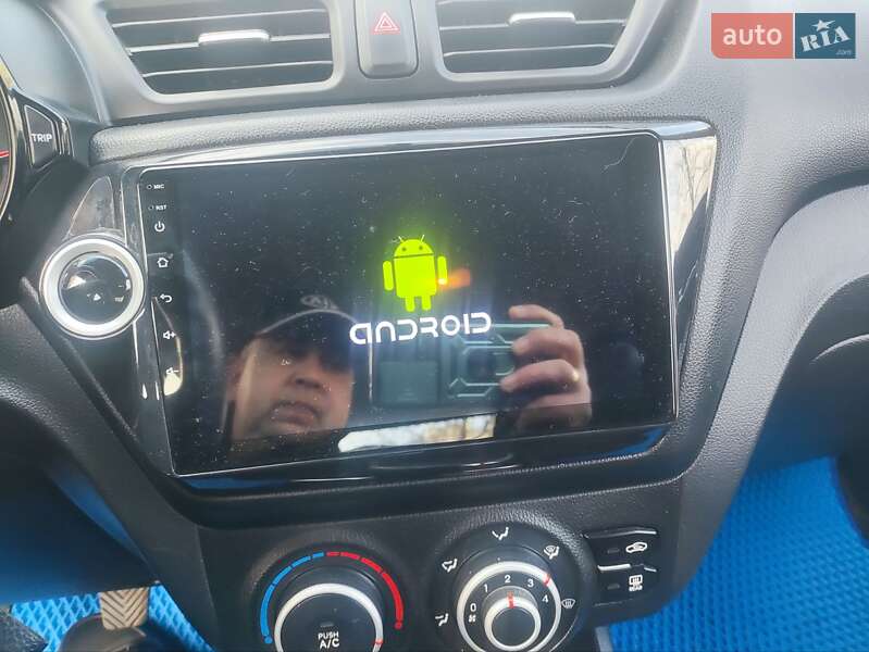 Седан Kia Rio 2011 в Києві