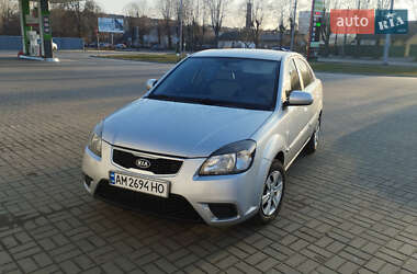 Седан Kia Rio 2010 в Житомирі