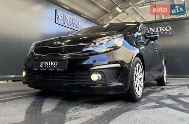 Седан Kia Rio 2017 в Киеве