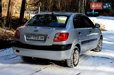 Седан Kia Rio 2008 в Кременце