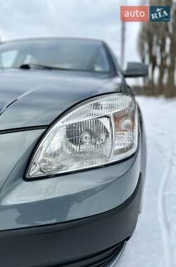 Хэтчбек Kia Rio 2008 в Киеве