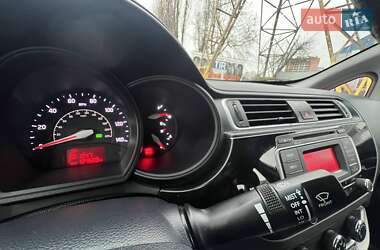 Седан Kia Rio 2015 в Николаеве