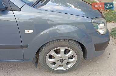 Хэтчбек Kia Rio 2006 в 