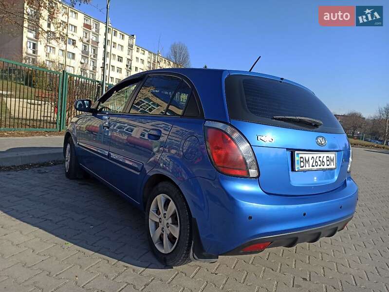 Хэтчбек Kia Rio 2011 в Львове