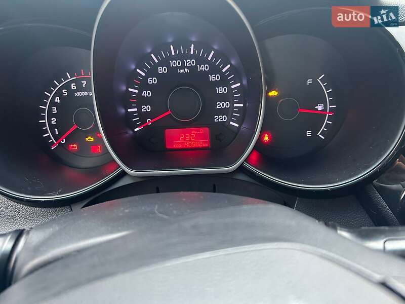 Седан Kia Rio 2013 в Львові