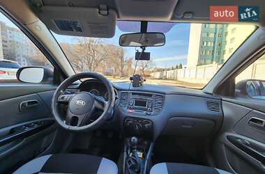 Седан Kia Rio 2010 в Черкасах