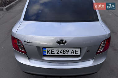 Седан Kia Rio 2011 в Днепре