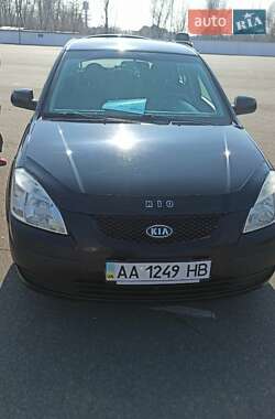 Седан Kia Rio 2008 в Обухове