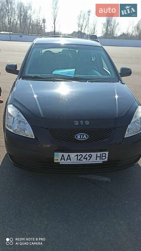 Седан Kia Rio 2008 в Обухове