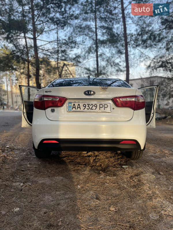 Седан Kia Rio 2011 в Киеве