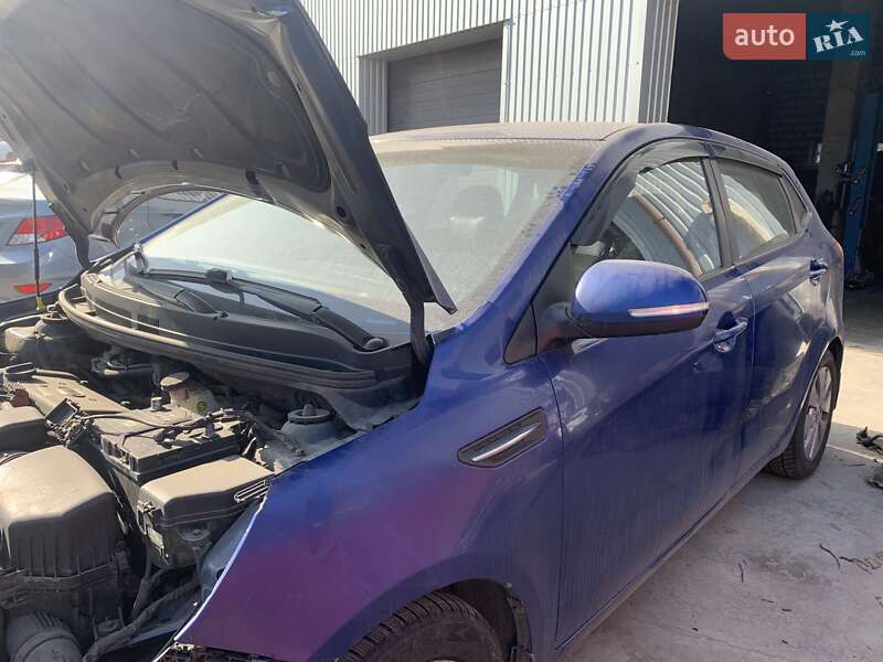 Хэтчбек Kia Rio 2012 в Киеве