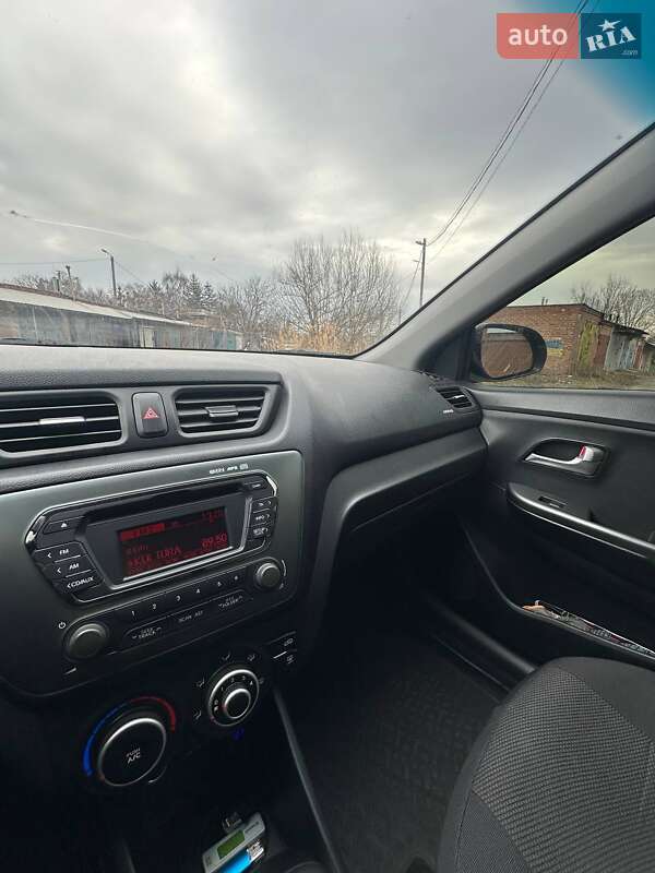 Седан Kia Rio 2013 в Полтаві