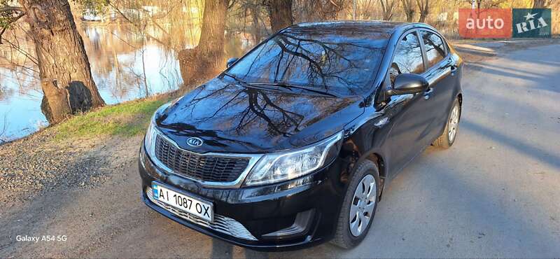 Седан Kia Rio 2012 в Городище
