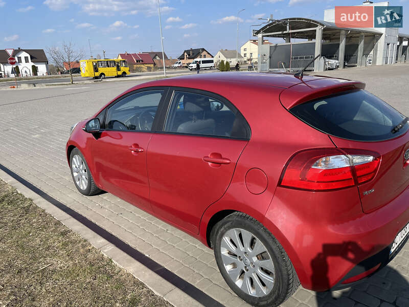 Хетчбек Kia Rio 2011 в Городку
