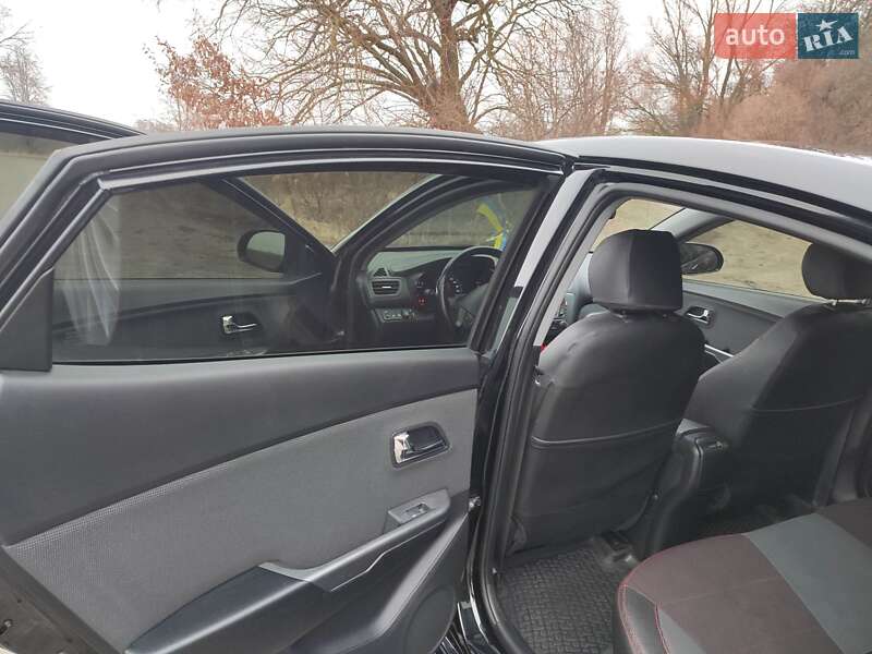 Седан Kia Rio 2013 в Киеве