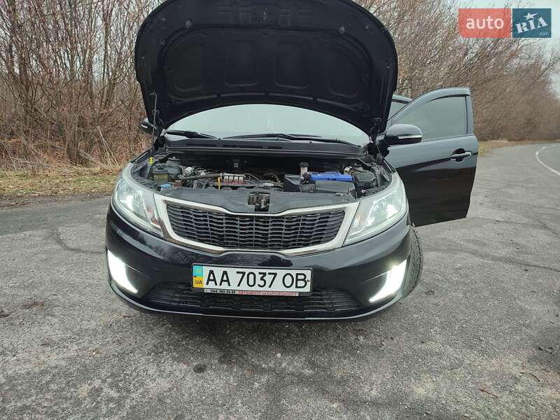 Седан Kia Rio 2013 в Киеве