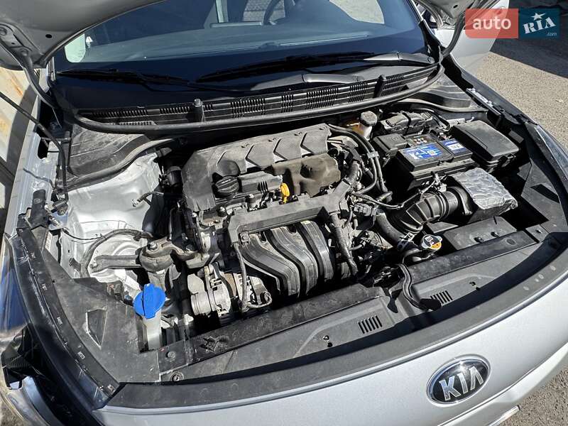Седан Kia Rio 2019 в Киеве фото 26 Седан Kia Rio 2019 в Киеве