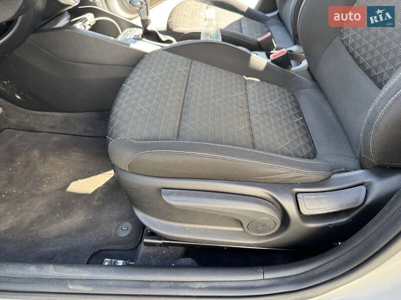 Седан Kia Rio 2019 в Киеве фото 29 Седан Kia Rio 2019 в Киеве