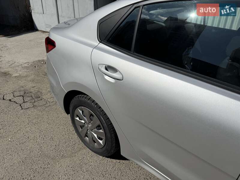 Седан Kia Rio 2019 в Киеве фото 20 Седан Kia Rio 2019 в Киеве
