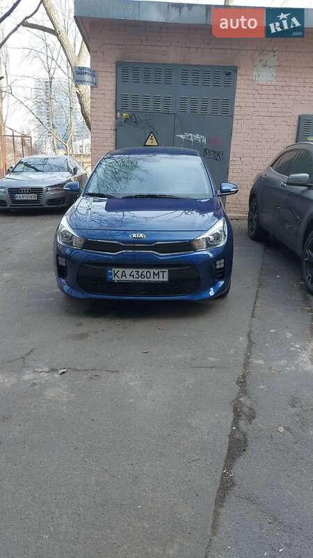 Седан Kia Rio 2018 в Киеве