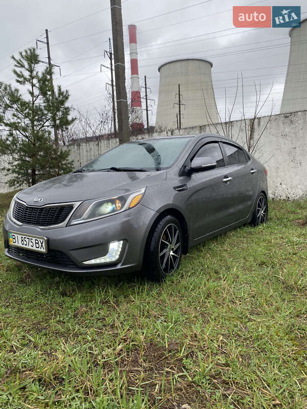 Седан Kia Rio 2013 в 