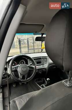 Седан Kia Rio 2011 в 