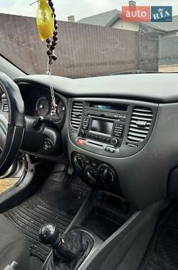 Седан Kia Rio 2011 в 