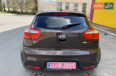 Хэтчбек Kia Rio 2012 в 