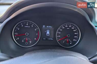 Хэтчбек Kia Rio 2017 в 