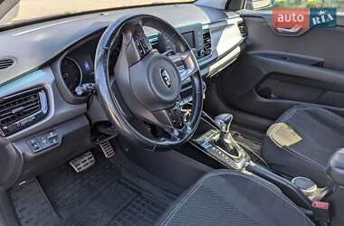 Хэтчбек Kia Rio 2017 в 