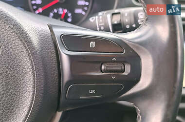 Хэтчбек Kia Rio 2018 в 