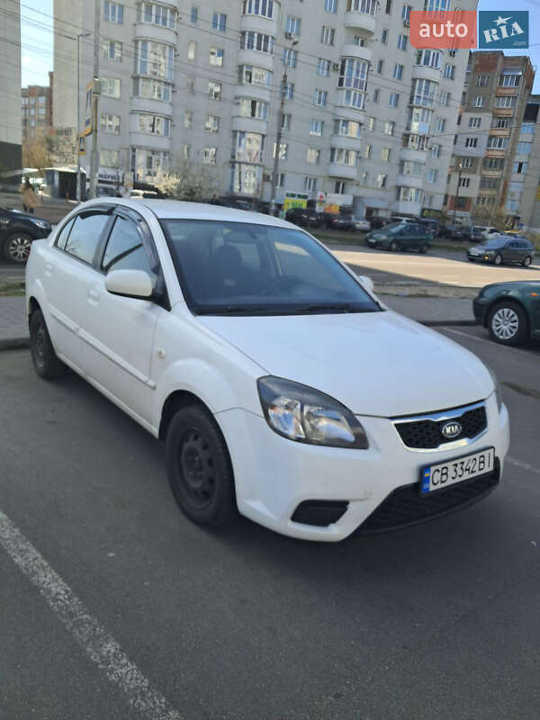 Седан Kia Rio 2010 в 