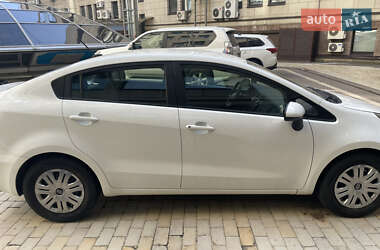 Седан Kia Rio 2017 в 
