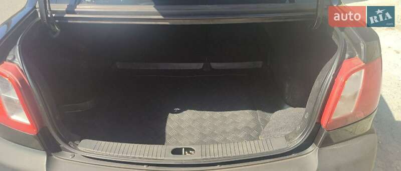 Седан Kia Rio 2008 в Обухове