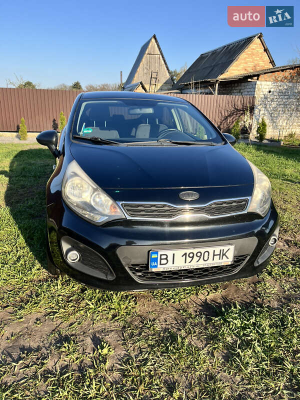 Хэтчбек Kia Rio 2013 в 