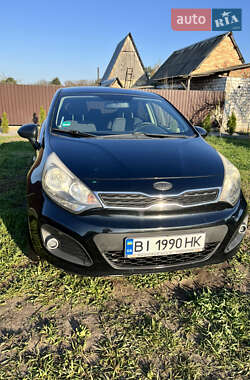 Хэтчбек Kia Rio 2013 в 