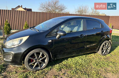 Хэтчбек Kia Rio 2013 в 
