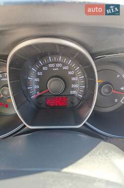Седан Kia Rio 2012 в 