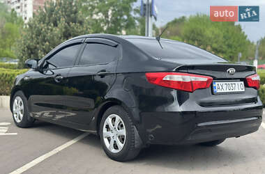 Седан Kia Rio 2013 в 
