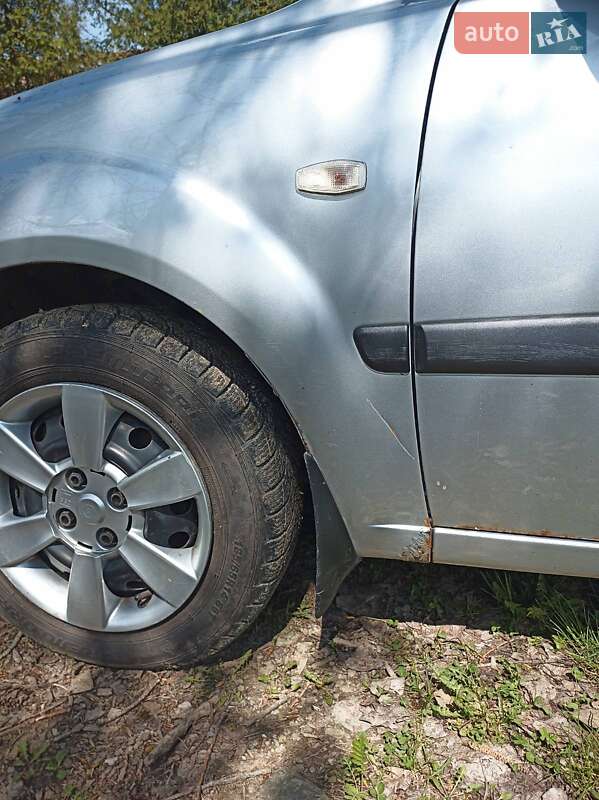 Хетчбек Kia Rio 2006 в Тлумачі