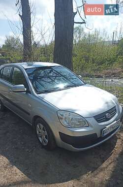 Хэтчбек Kia Rio 2006 в 