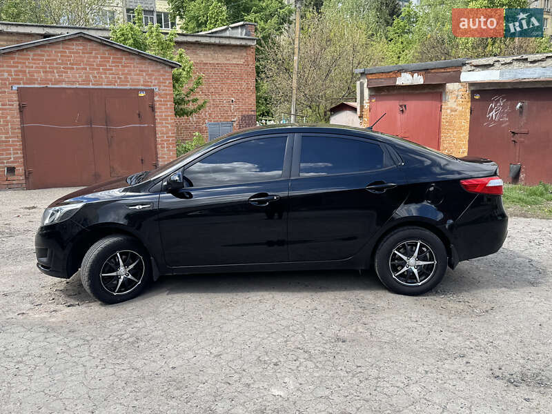 Седан Kia Rio 2013 в Полтаві