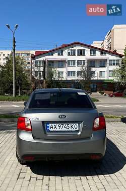 Седан Kia Rio 2010 в 