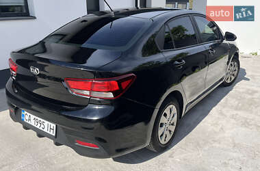 Седан Kia Rio 2017 в 
