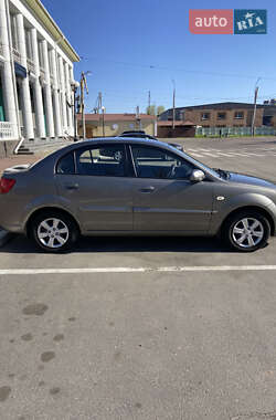 Седан Kia Rio 2011 в 