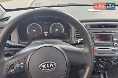 Седан Kia Rio 2010 в 