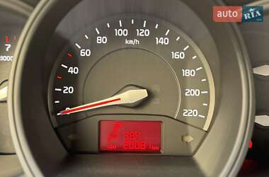 Хэтчбек Kia Rio 2016 в 