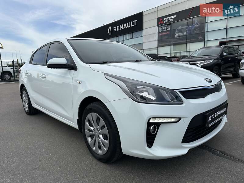Седан Kia Rio 2018 в Киеве